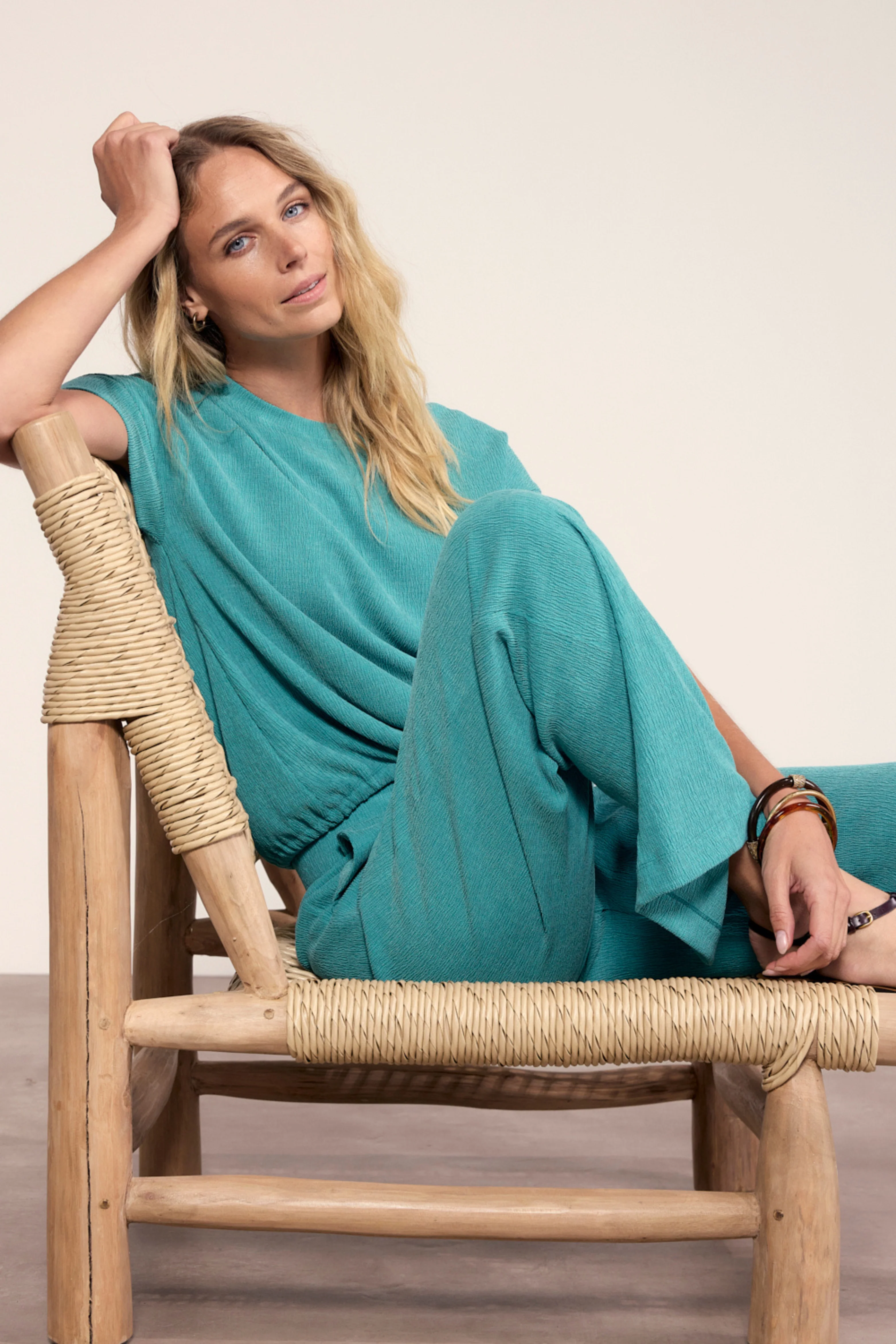 Broek Crinkled Deep Aqua Blue K01-20-101 3 - Image 3
