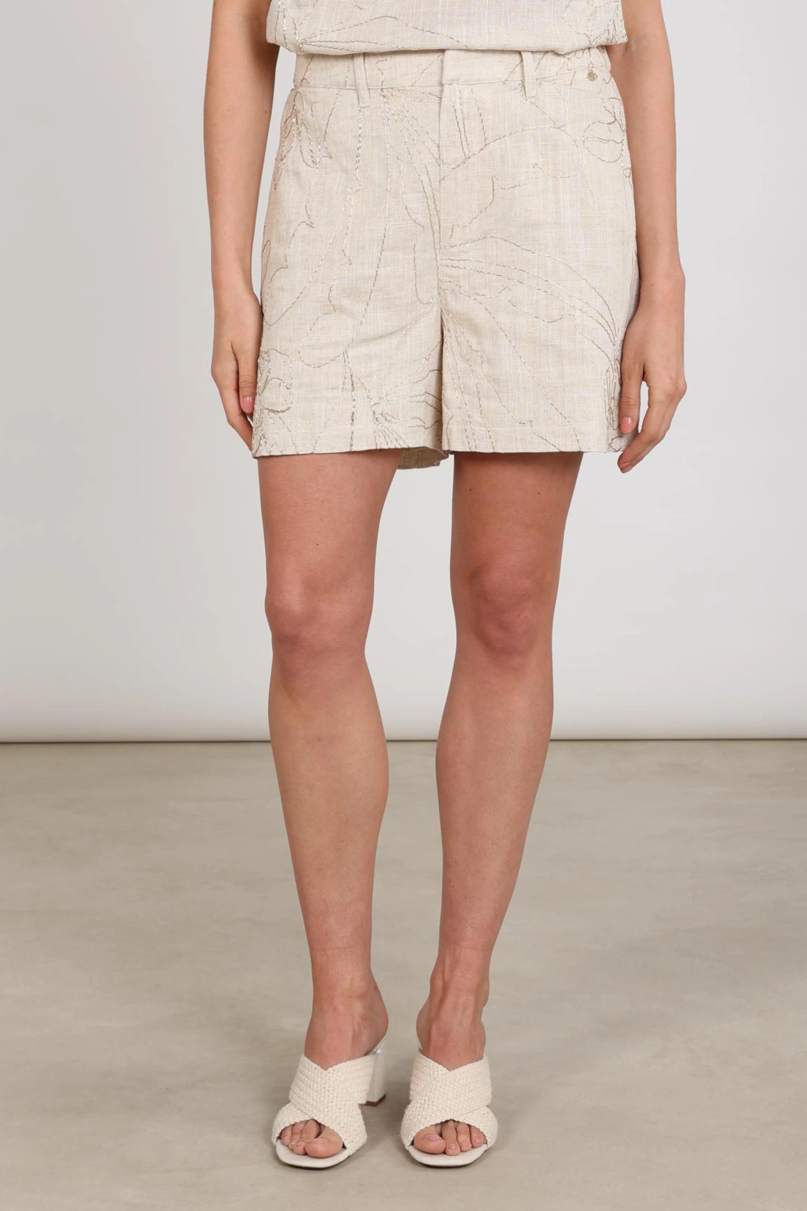 Short Dagmar Embroidery Sand NKS09052 - Image 6