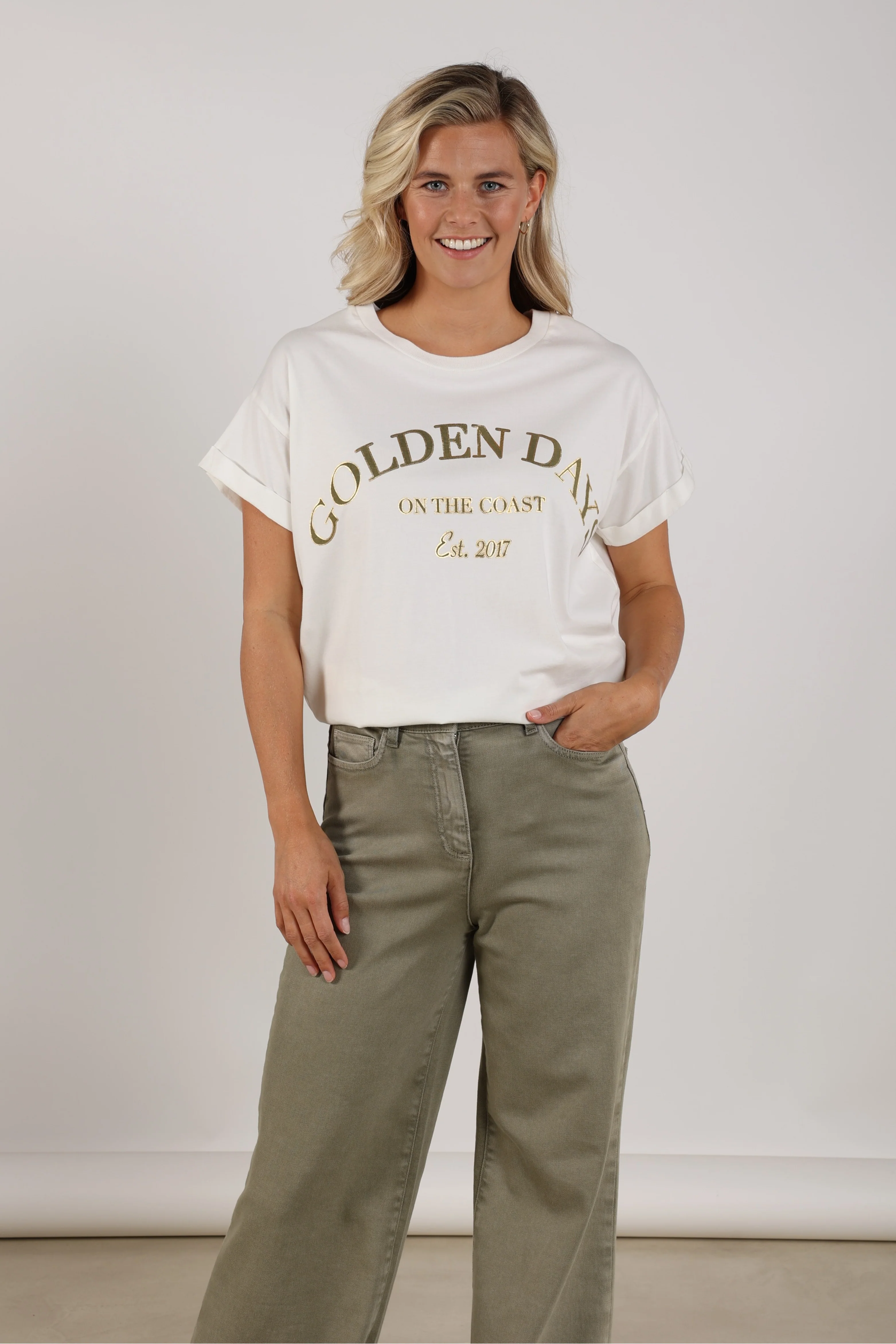T-shirt Sanne Golden Days Offwhite Army NKS04023